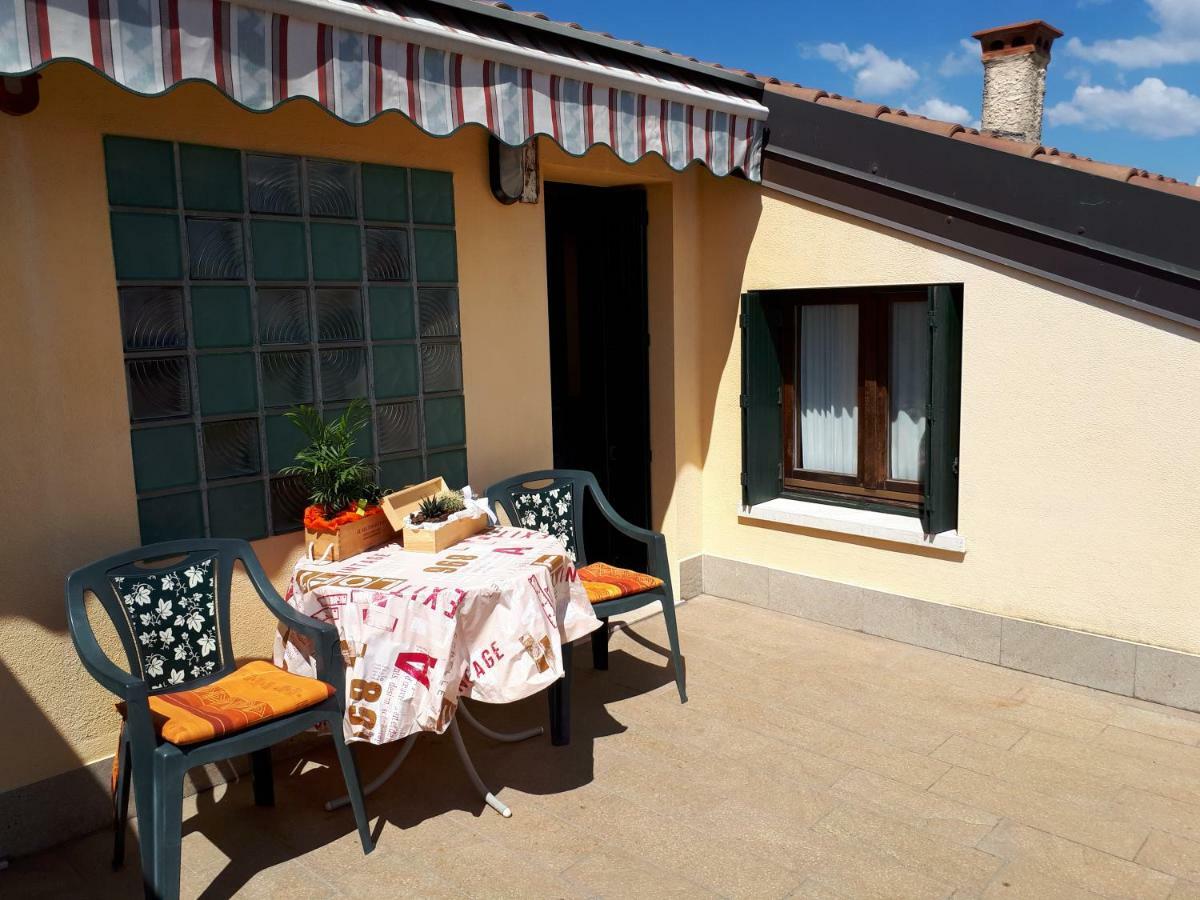 Casa Madonnina Appartement Dossobuono Buitenkant foto
